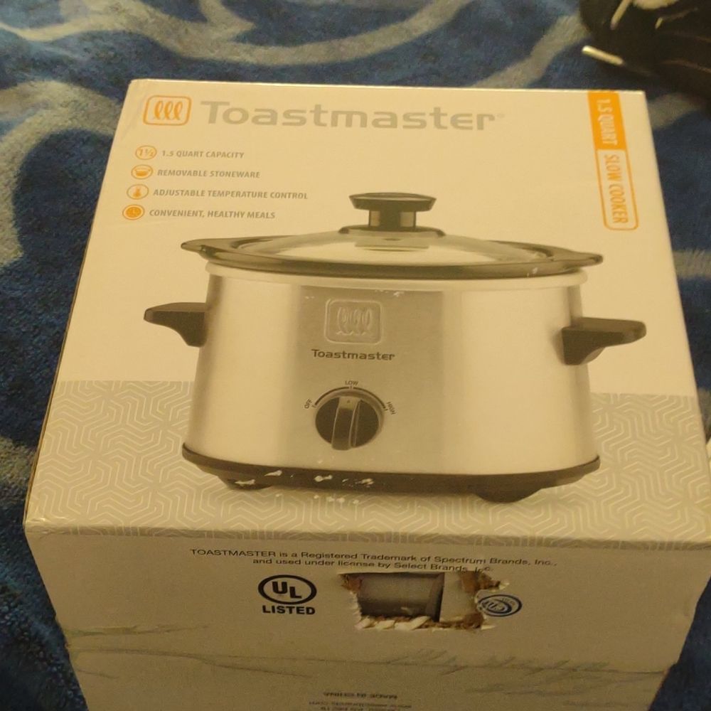 Toastmaster 1.5 quart slow cooker brand new in box please note UPC code has been